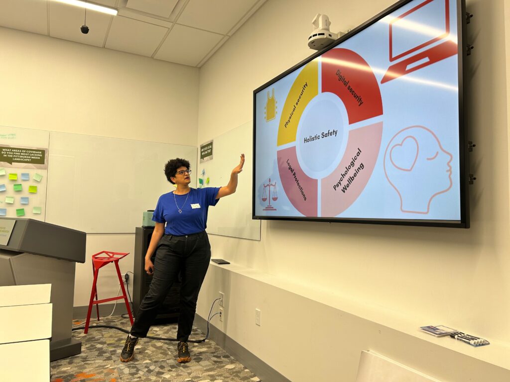Trainer Jeje Mohamed shares the components of holistic safety with Newsroom Safety Across America participants in Pittsburgh. Photo courtesy of IWMF