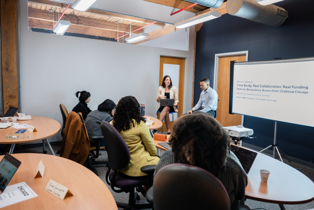 Press Forward Chicago grant recipients gather for a Peer Learning Community training led by Becky Vevea of Chalkbeat Chicago and CJ Ortuño of Borderless Magazine. Photo by Hannah Carroll