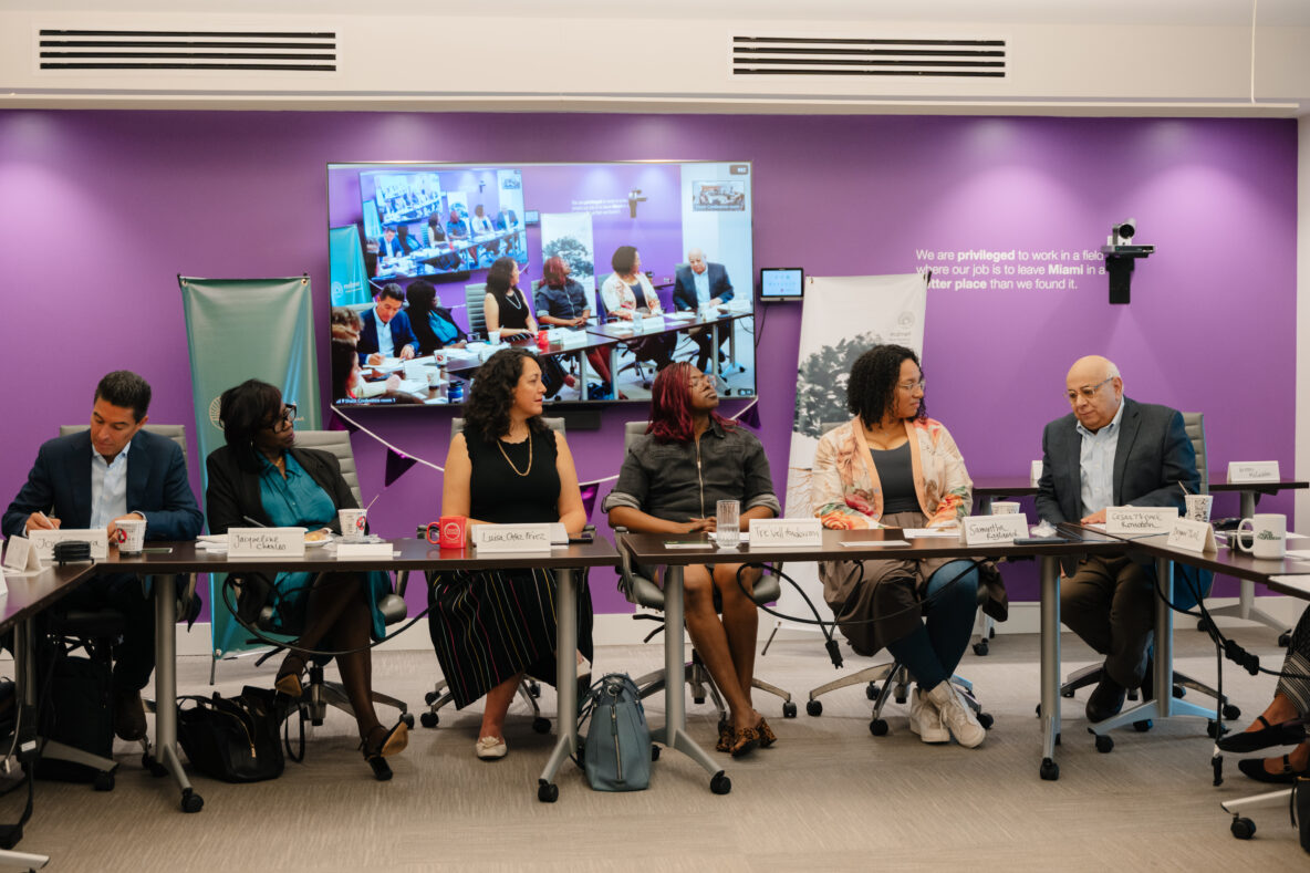 MDRNet launched ahead of the Knight Media Forum. Pictured are (left to right): José Zamora, Committee to Protect Journalists (CPJ); Jacqueline Charles, Miami Herald; Luisa Ortiz Pérez, Vita Activa; Tre’vell Anderson, Trans Journalists Association (TJA); Samantha Ragland, American Press Institute (API) and César Miguel Rondón, En Conexión. Photo by Natalia Algarín.